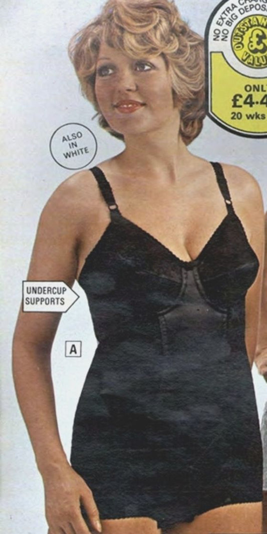 Sutiãs, cintas modeladoras, espartilhos e calcinhas de alças desde 1900.